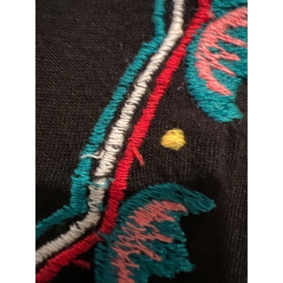 SOFT SURROUNDINGS BOHO EMBROIDERED SHARK BITE TOP - SIZE M - Picture 5 of 5